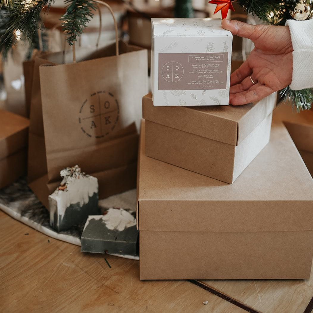 Gift Box: 2 Soap Bars + 2 Bath Bombs + 1 Soap Bag