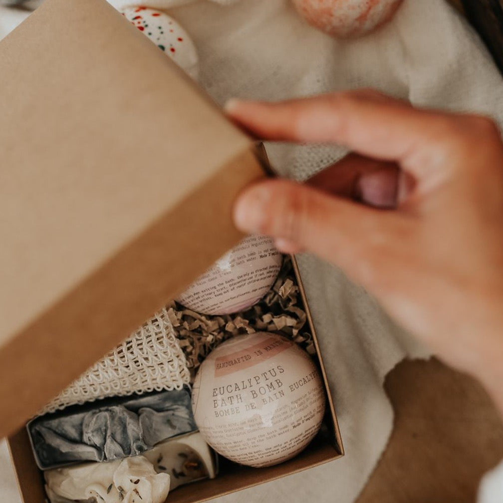 Gift Box: 3 Soap Bars 1 Bath Salt