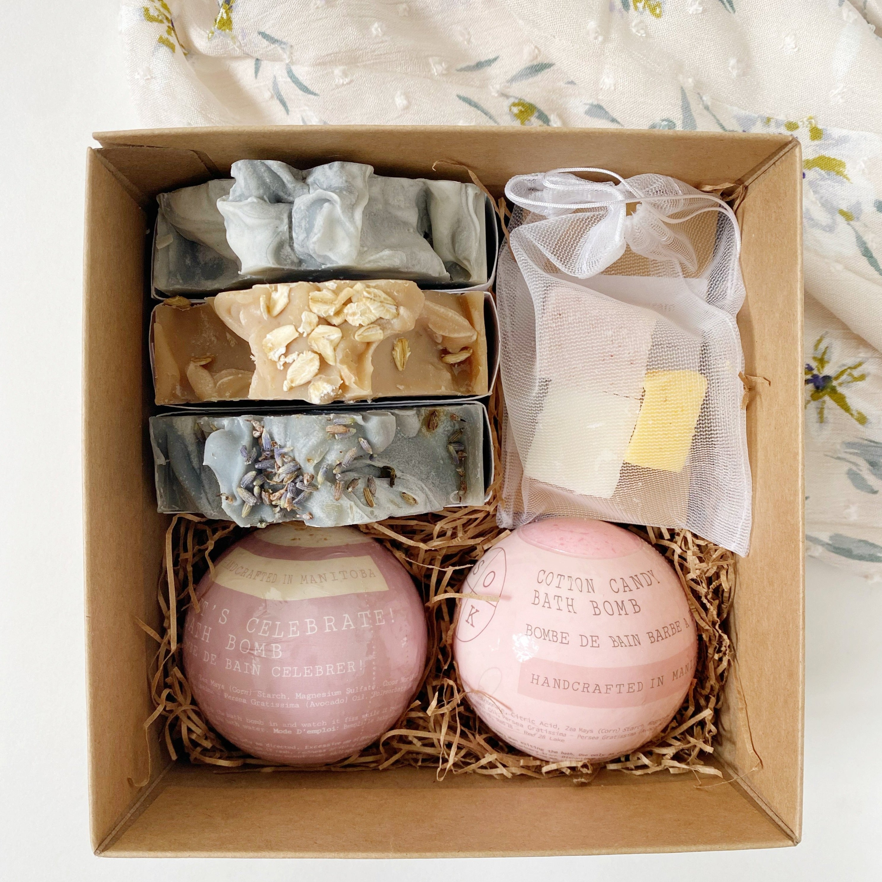 Gift Box: 3 Soap Bars + 2 Bath Bombs + 1 Soap Bag